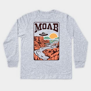 Moab Desert Canyon Retro UFO Illustration - Vintage Extraterrestrial Art Kids Long Sleeve T-Shirt